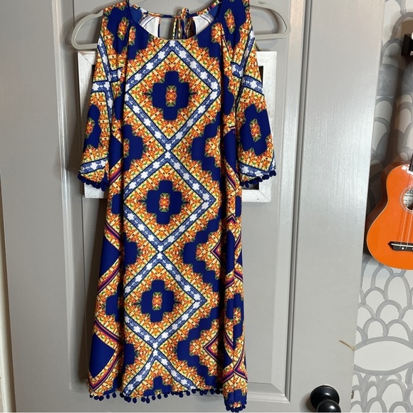 B. Darlin Size 3/4 Dress Shift Cold Shoulder Pom Pom Trim Shift Blue Orange - Picture 1 of 9